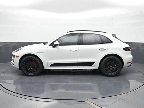 Carmine Red 2018 Porsche Macan Macan GTS