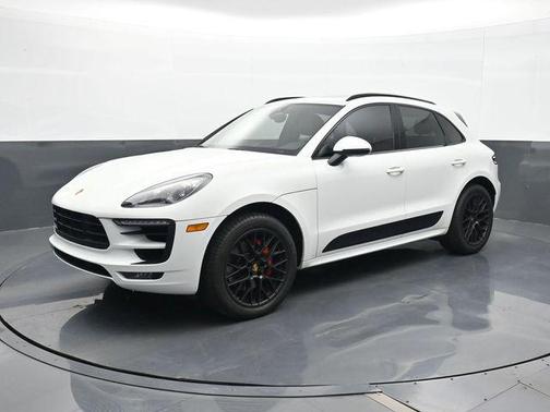 Carmine Red 2018 Porsche Macan Macan GTS