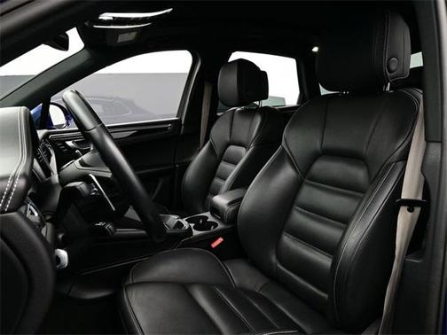 2022 Porsche Macan S