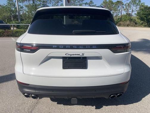 2022 Porsche Cayenne S