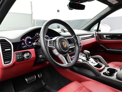 2022 Porsche Cayenne S