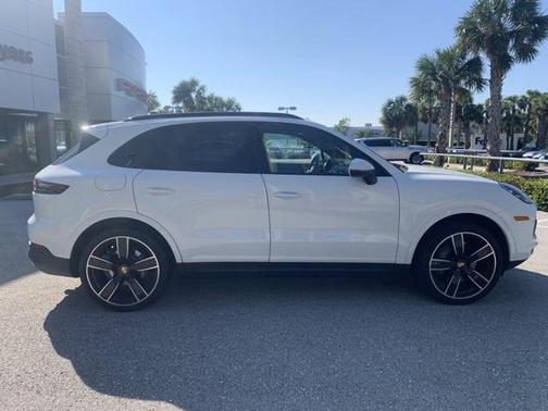 2022 Porsche Cayenne S