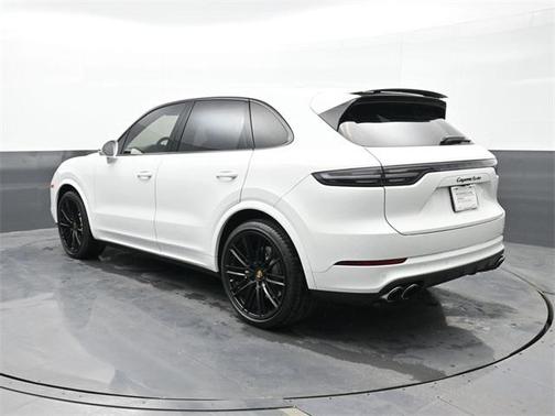 2023 Porsche Cayenne Turbo