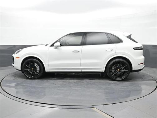 2023 Porsche Cayenne Turbo