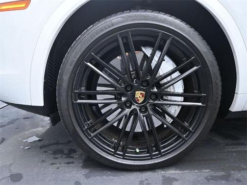 2023 Porsche Cayenne Turbo