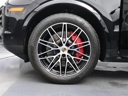 2024 Porsche Cayenne S