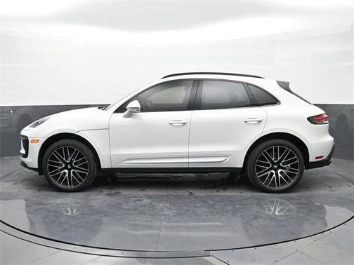 2025 Porsche Macan T