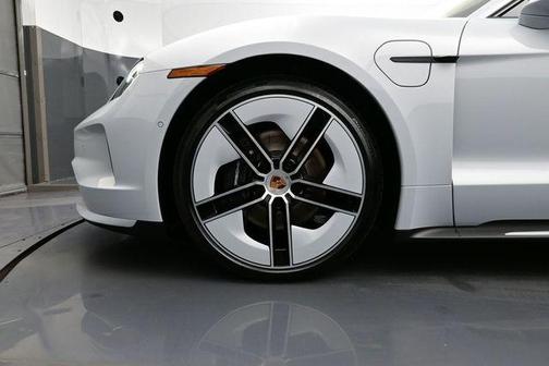 Ice 2026 Porsche Taycan 4