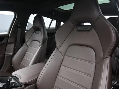 2025 Porsche Panamera E-Hybrid Turbo
