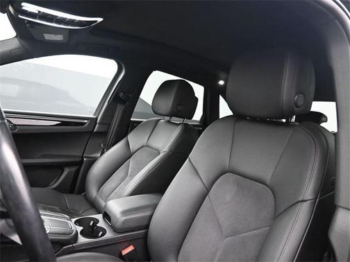 2021 Porsche Macan Base
