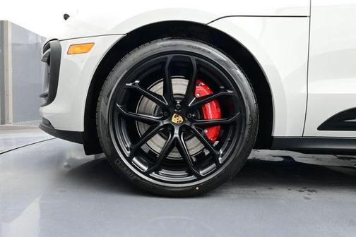 Chalk 2026 Porsche Macan Macan GTS