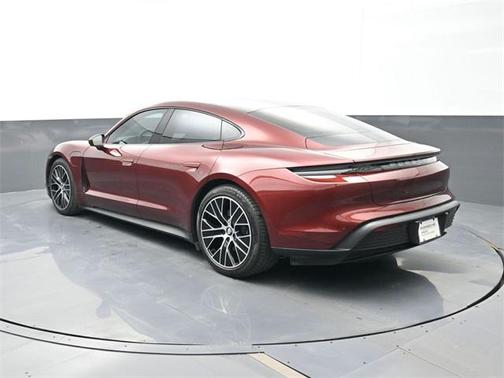 2022 Porsche Taycan 