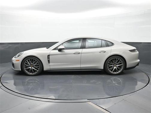 2023 Porsche Panamera 4 Platinum Edition