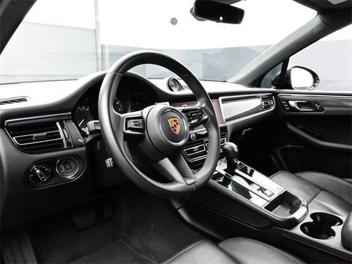 2022 Porsche Macan 