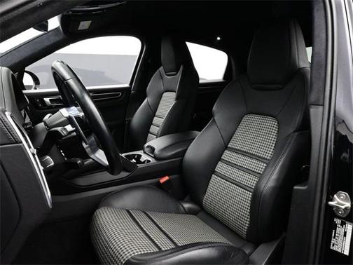 2022 Porsche Cayenne Platinum Edition