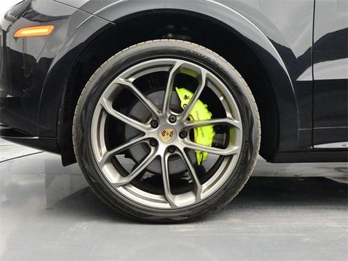 2022 Porsche Cayenne Platinum Edition