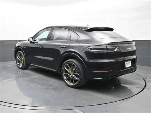 2022 Porsche Cayenne Platinum Edition