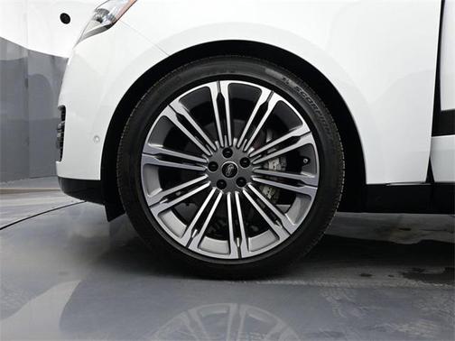 2025 Land Rover Range Rover P400 SE