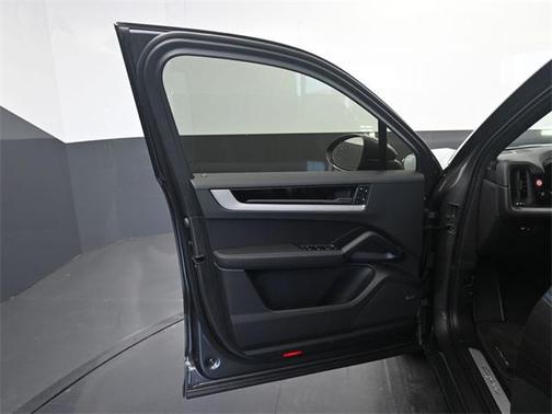 2025 Porsche Cayenne Base