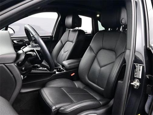 2023 Porsche Macan T