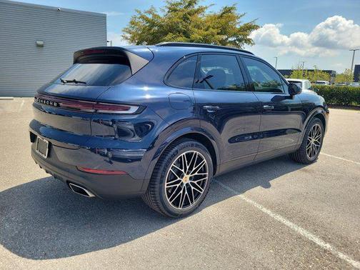 Algarve Blue Metallic 2024 Porsche Cayenne Cayenne