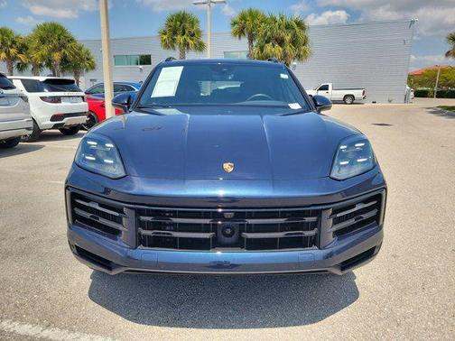 Algarve Blue Metallic 2024 Porsche Cayenne Cayenne