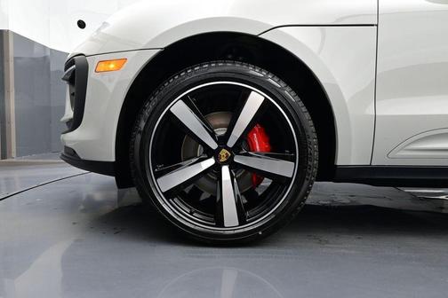 Chalk 2026 Porsche Macan Macan