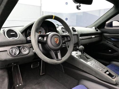 2025 Porsche 718 Cayman GT4 RS