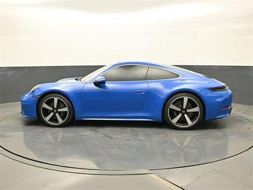 2025 Porsche 911 Carrera