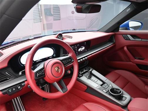 2025 Porsche 911 Carrera