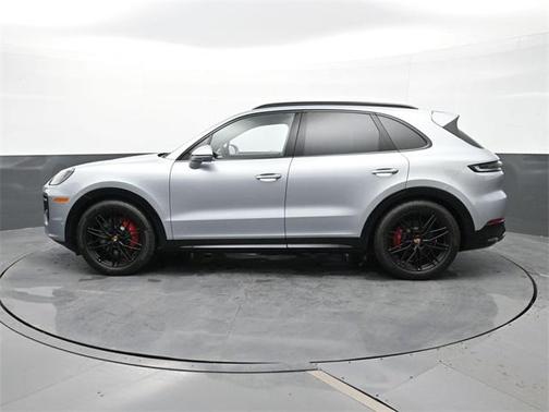 2025 Porsche Cayenne GTS