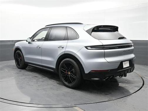 2025 Porsche Cayenne GTS