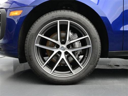 2025 Porsche Macan T