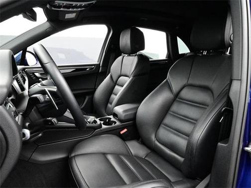 2025 Porsche Macan T