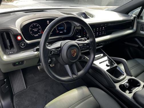 2024 Porsche Cayenne S