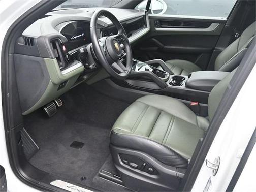 2024 Porsche Cayenne S