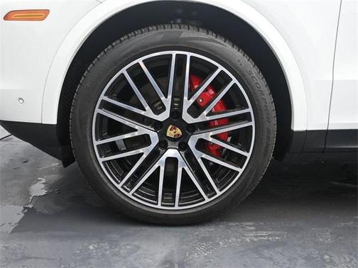 2024 Porsche Cayenne S