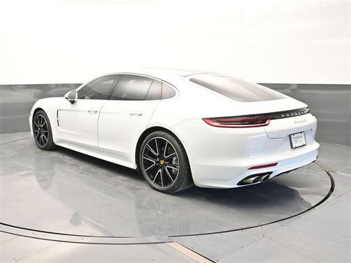2018 Porsche Panamera 4S