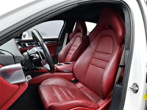 2018 Porsche Panamera 4S