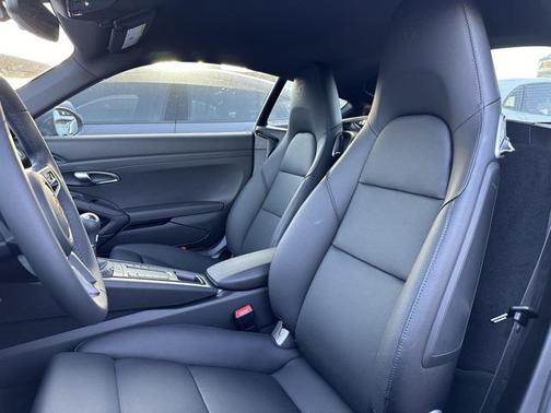 2025 Porsche 718 Cayman Style Edition