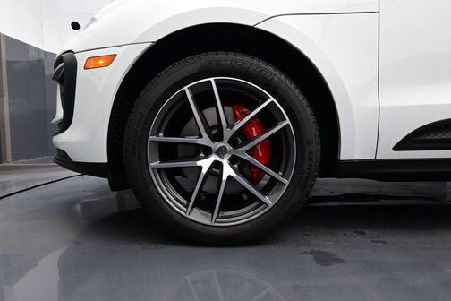 White 2023 Porsche Macan Macan