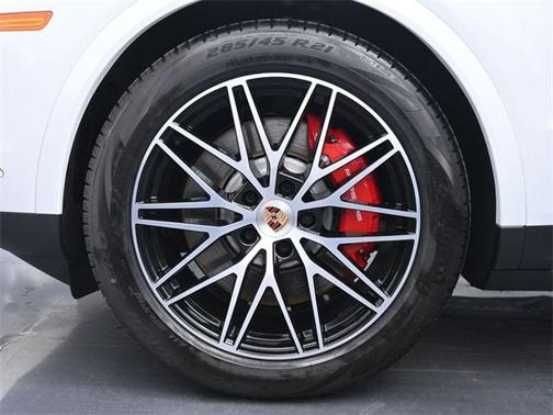 2025 Porsche Cayenne S