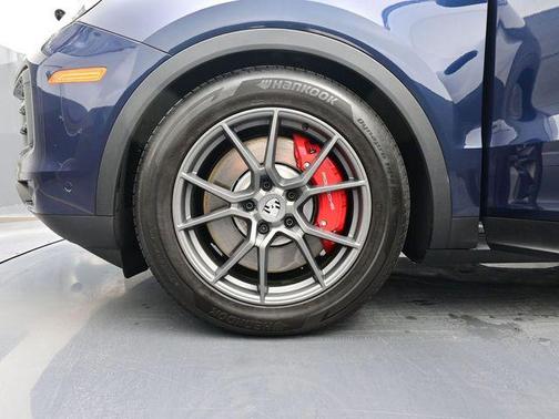 2025 Porsche Cayenne S