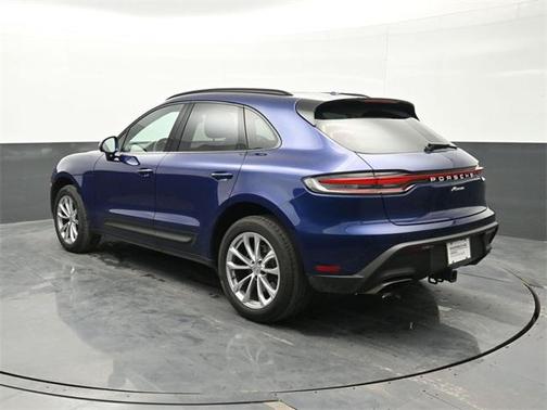 2023 Porsche Macan Base