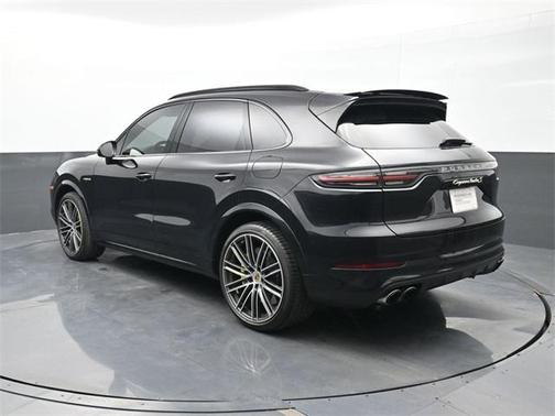 2022 Porsche Cayenne Cayenne Turbo S E-Hybrid