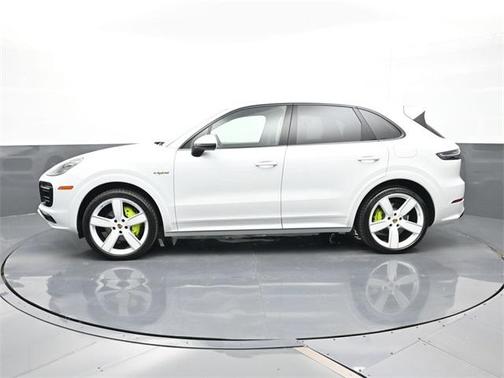 2023 Porsche Cayenne Platinum Edition