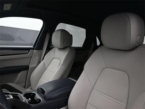 2023 Porsche Cayenne E-Hybrid S