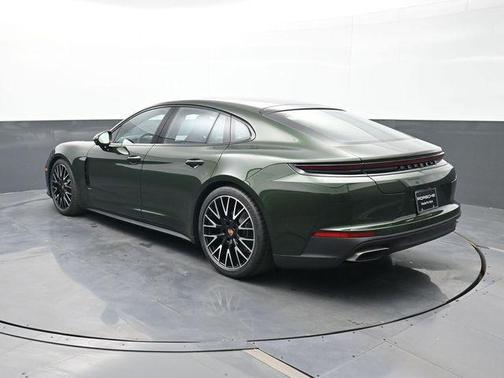 Oak 2026 Porsche Panamera 4