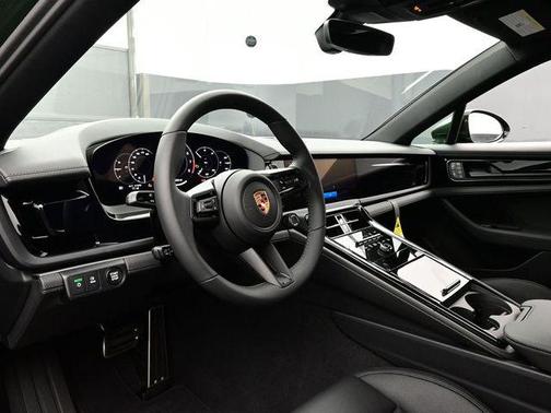 Oak 2026 Porsche Panamera 4