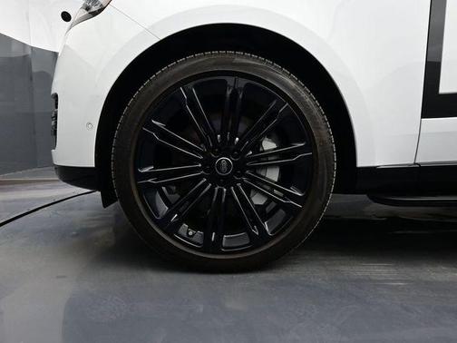 2024 Land Rover Range Rover P530 SE